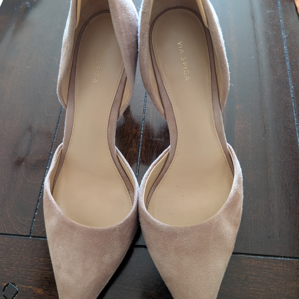Via Spiga Women's Tan Suede Pumps